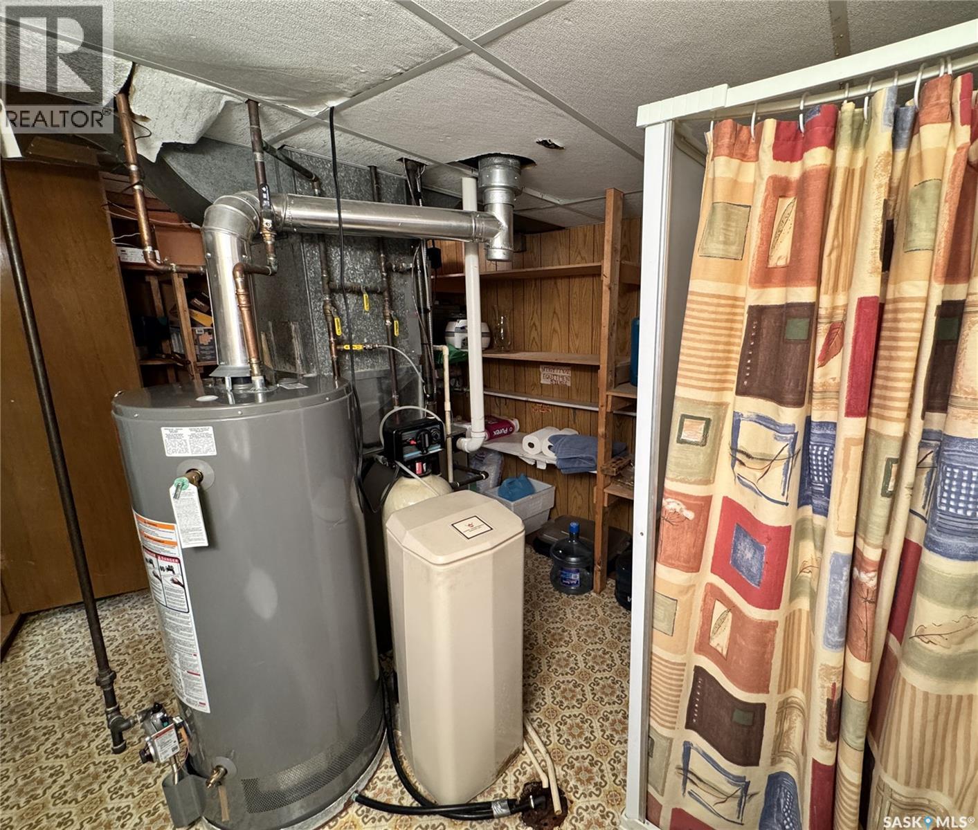 423 7Th Avenue W, Biggar, SK - Indoor