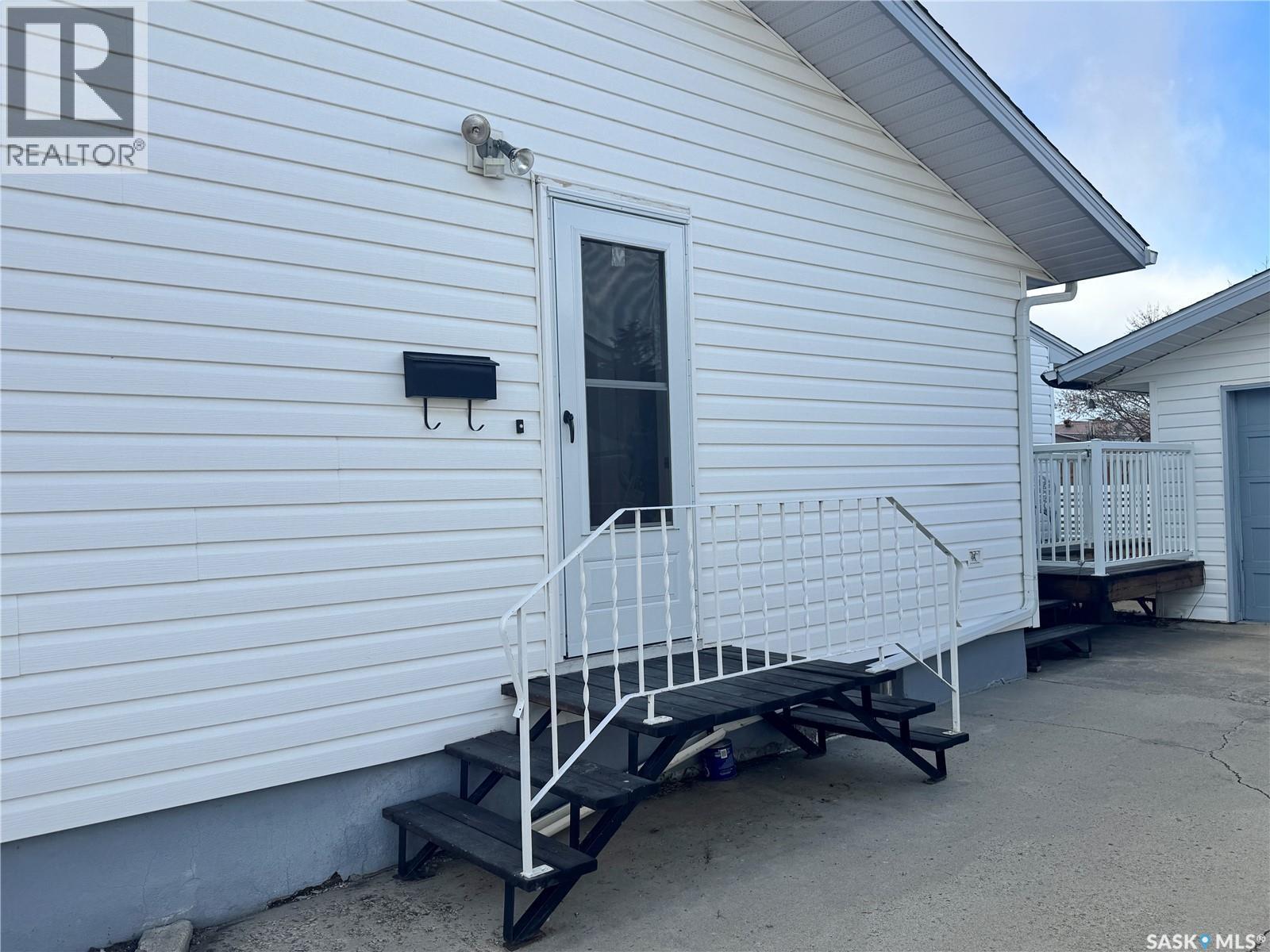 423 7Th Avenue W, Biggar, SK - Outdoor With Exterior