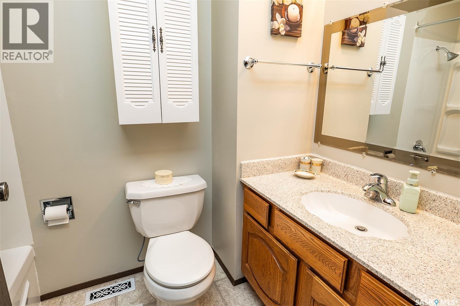 512 9Th Street E, Wynyard, SK - Indoor Photo Showing Bathroom
