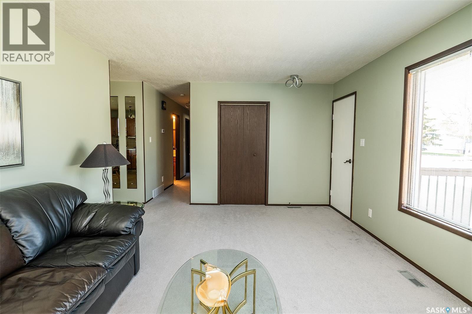 512 9Th Street E, Wynyard, SK - Indoor Photo Showing Other Room