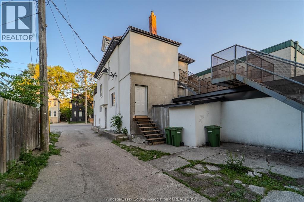 430 Wyandotte Street West, Windsor, ON
