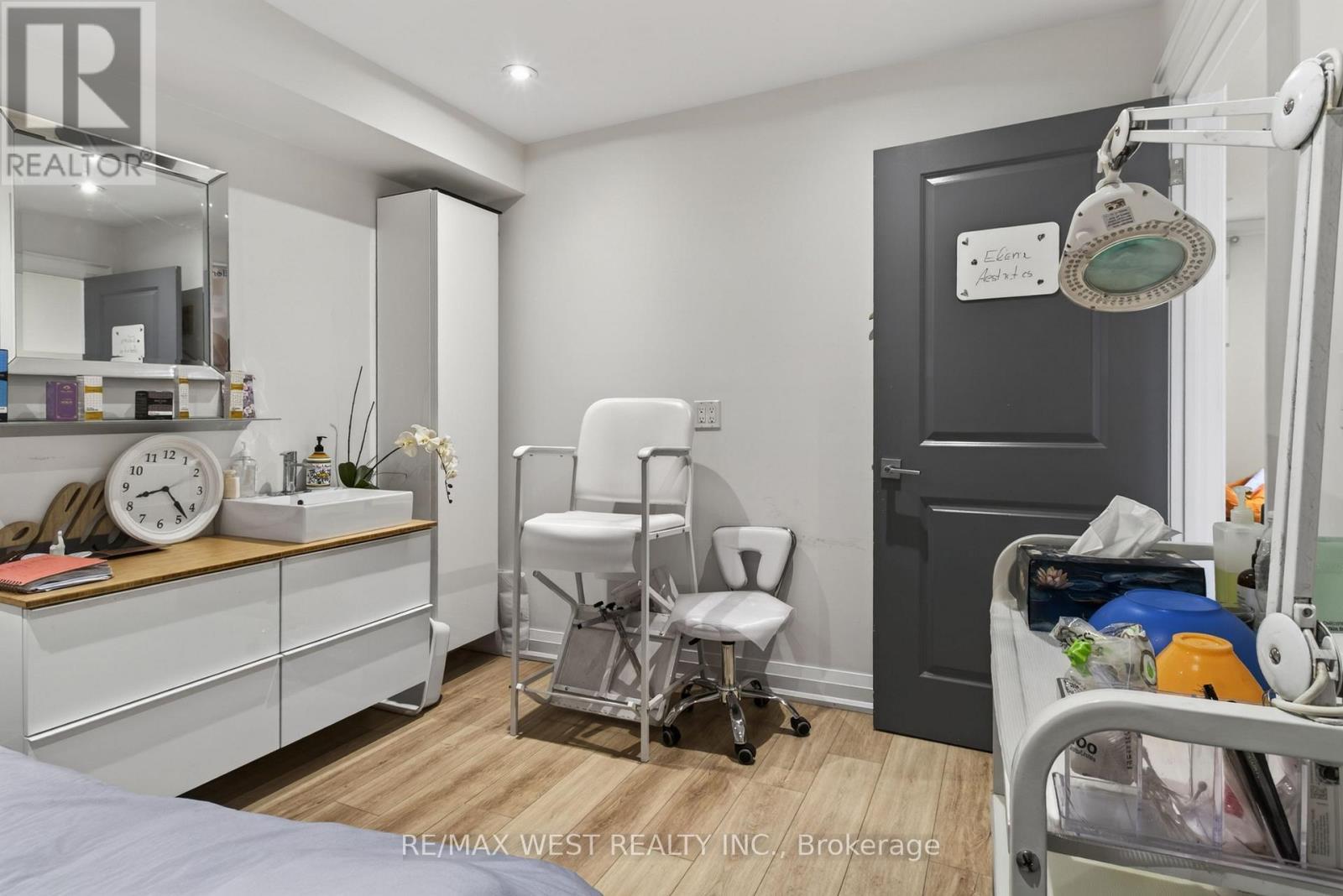 10 - 160 Cidermill Avenue, Vaughan, ON