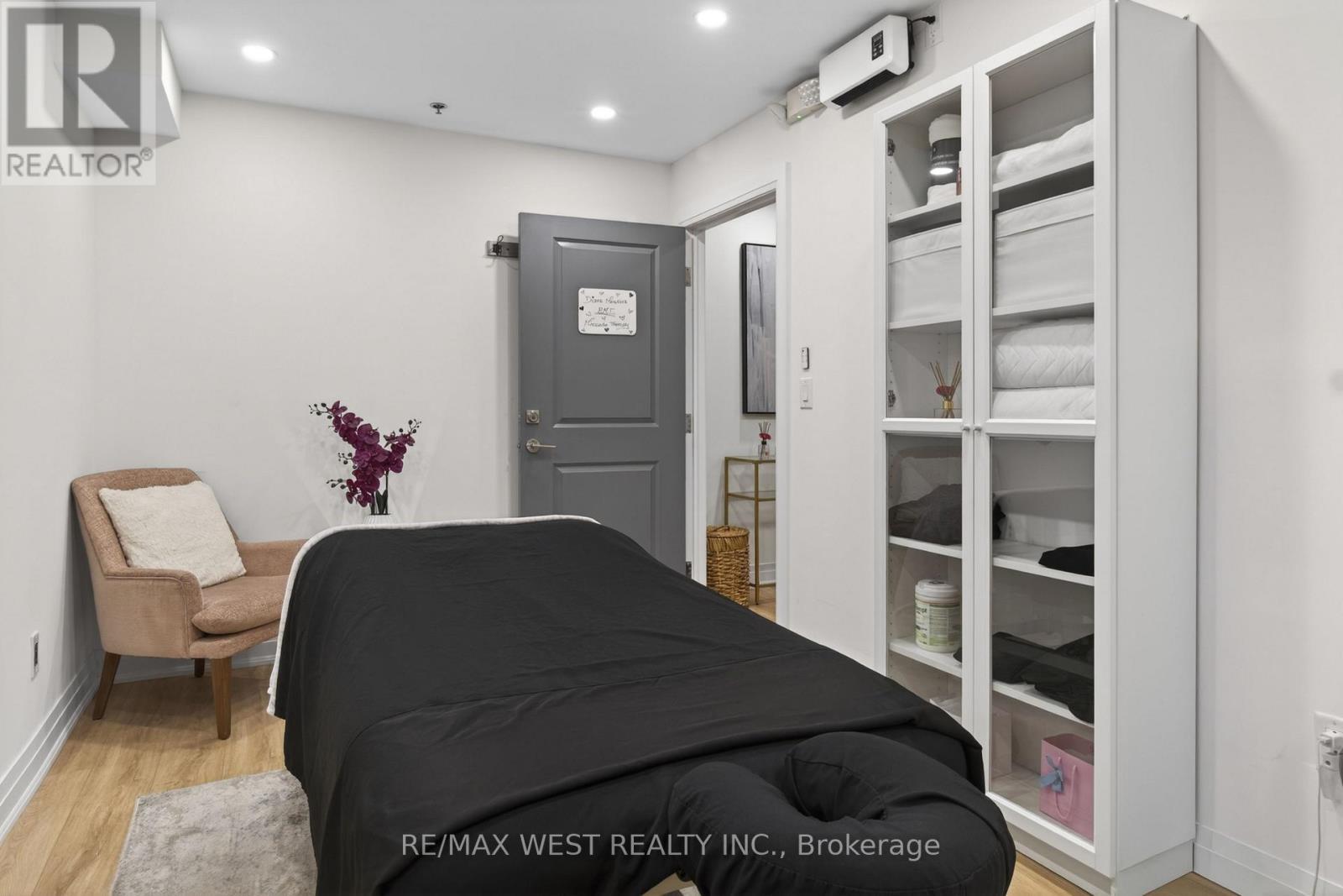 10 - 160 Cidermill Avenue, Vaughan, ON