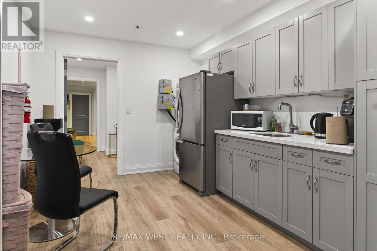 10 - 160 Cidermill Avenue, Vaughan, ON
