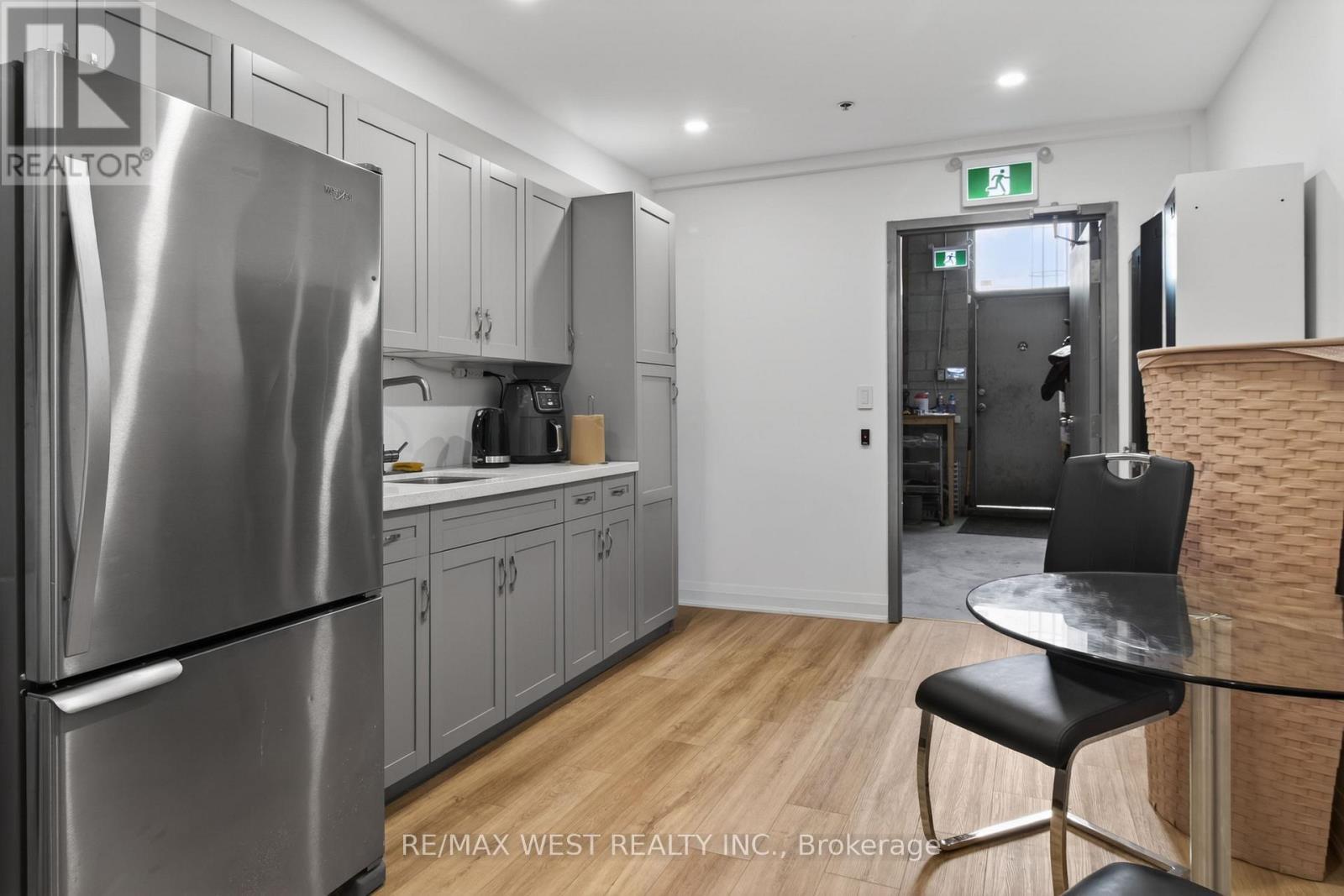 10 - 160 Cidermill Avenue, Vaughan, ON