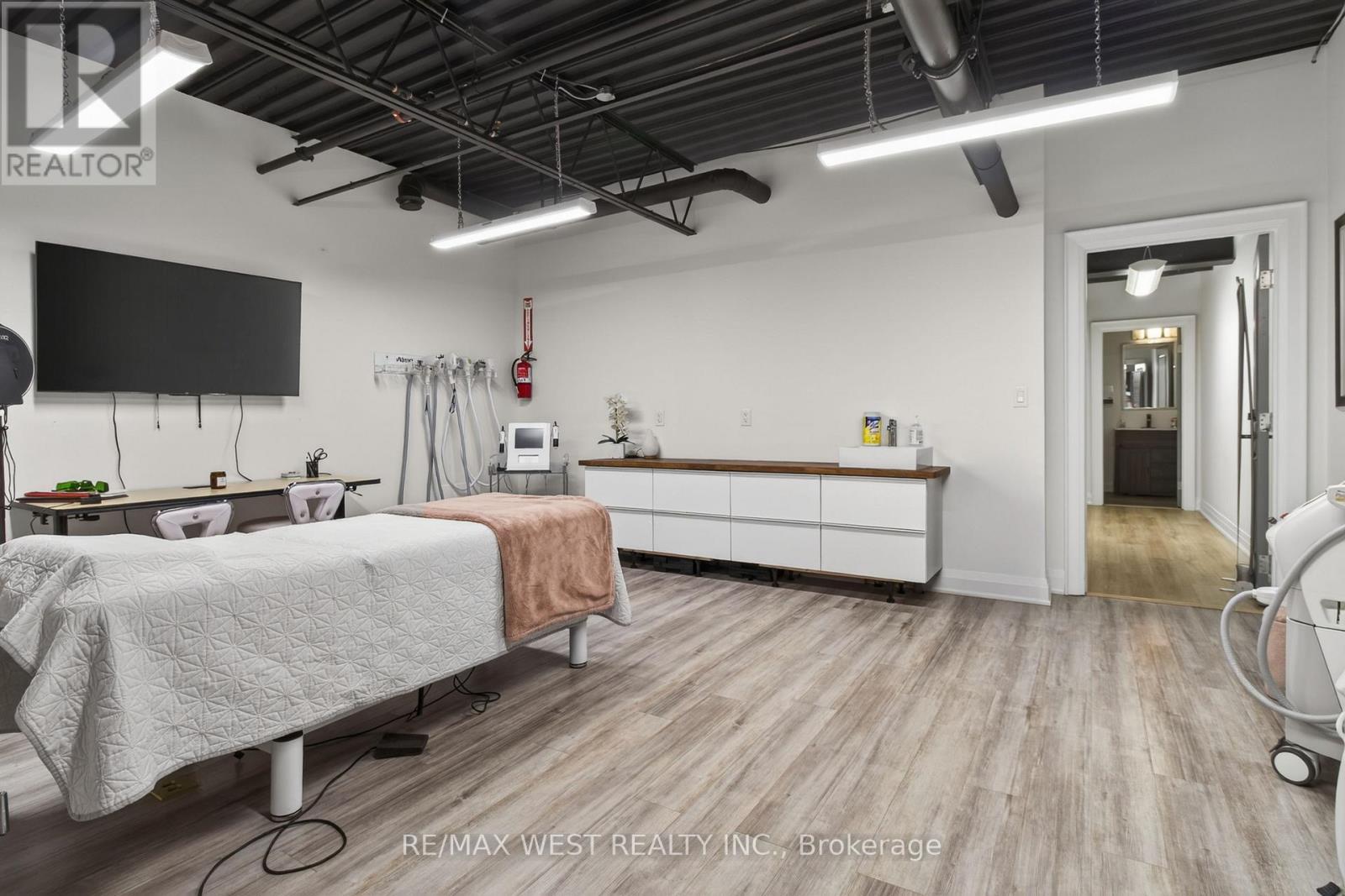 10 - 160 Cidermill Avenue, Vaughan, ON