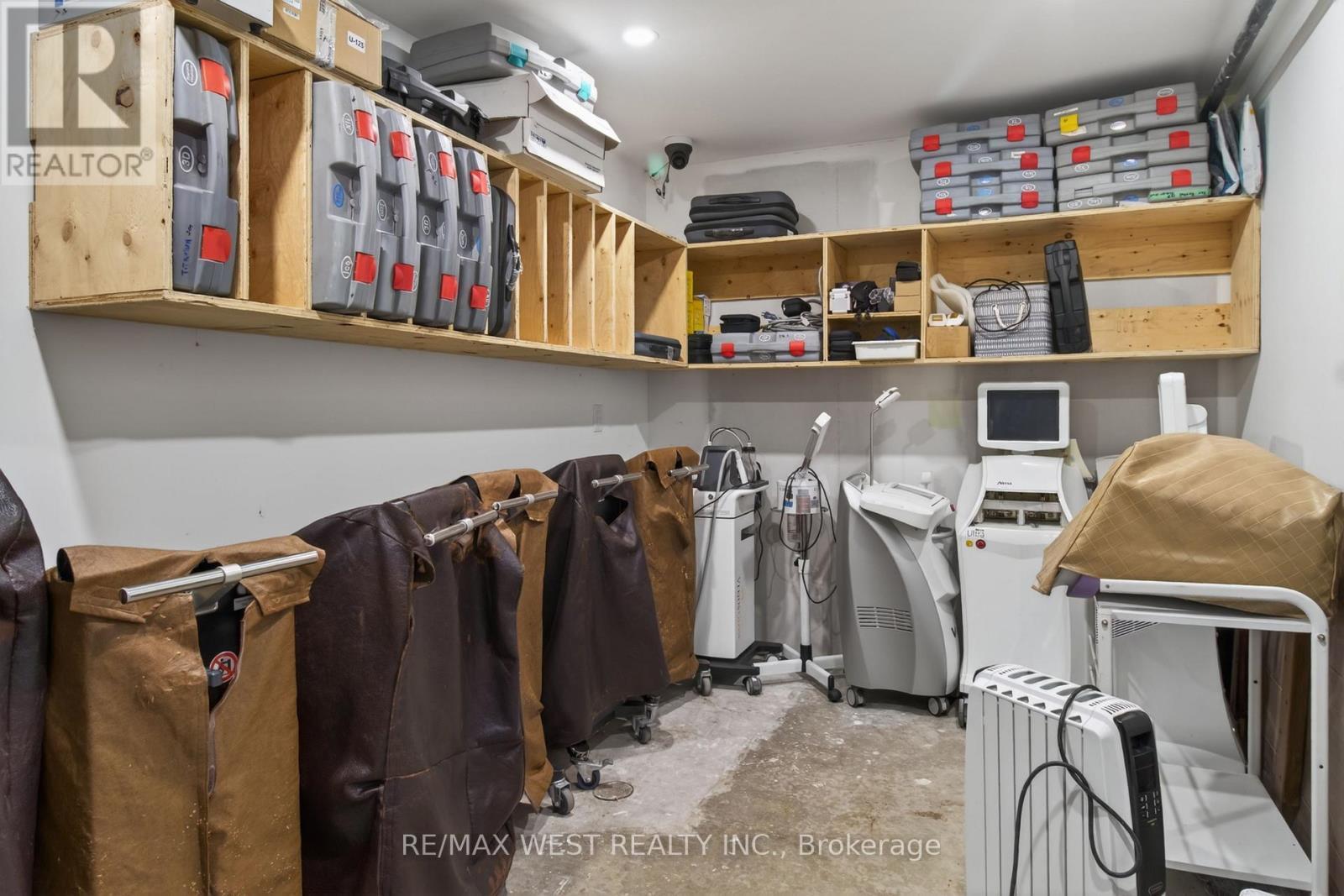 10 - 160 Cidermill Avenue, Vaughan, ON