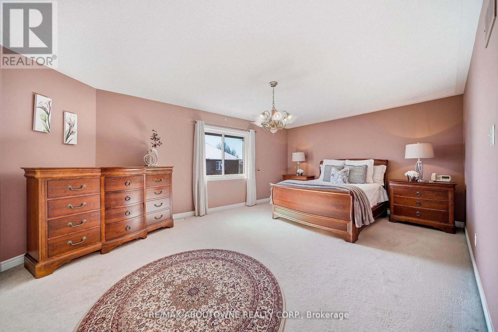 2070 Willhaven Trail, Oakville, ON - Indoor Photo Showing Bedroom
