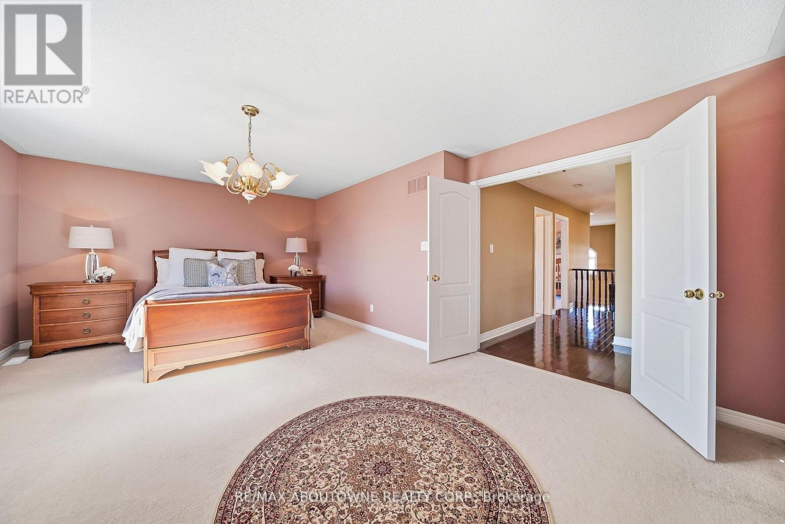 2070 Willhaven Trail, Oakville, ON - Indoor Photo Showing Bedroom