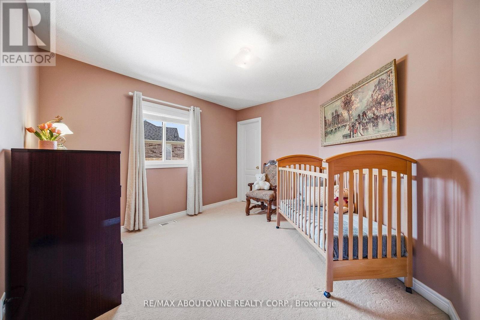 2070 Willhaven Trail, Oakville, ON - Indoor Photo Showing Bedroom