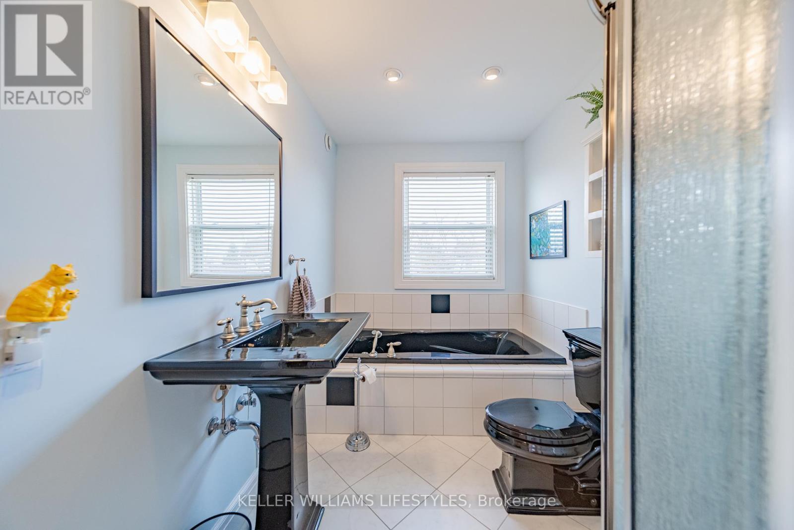 73028 Denise Court, Bluewater (Zurich), ON - Indoor Photo Showing Bathroom