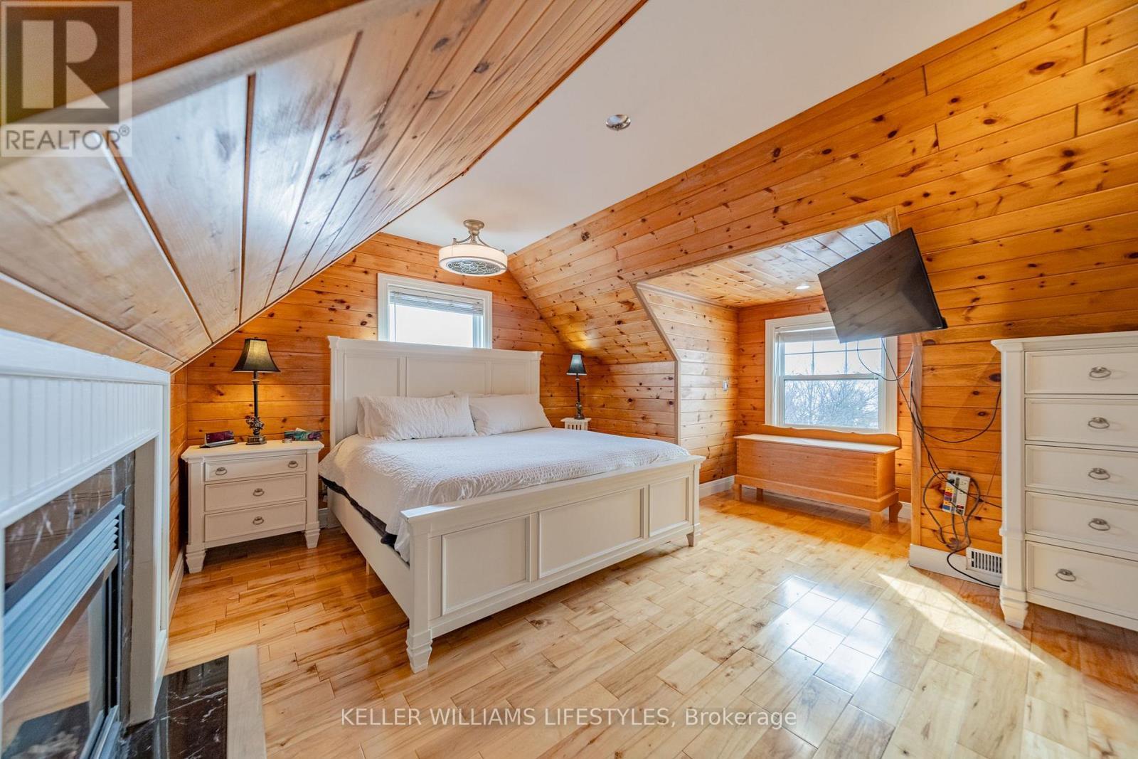 73028 Denise Court, Bluewater (Zurich), ON - Indoor Photo Showing Bedroom