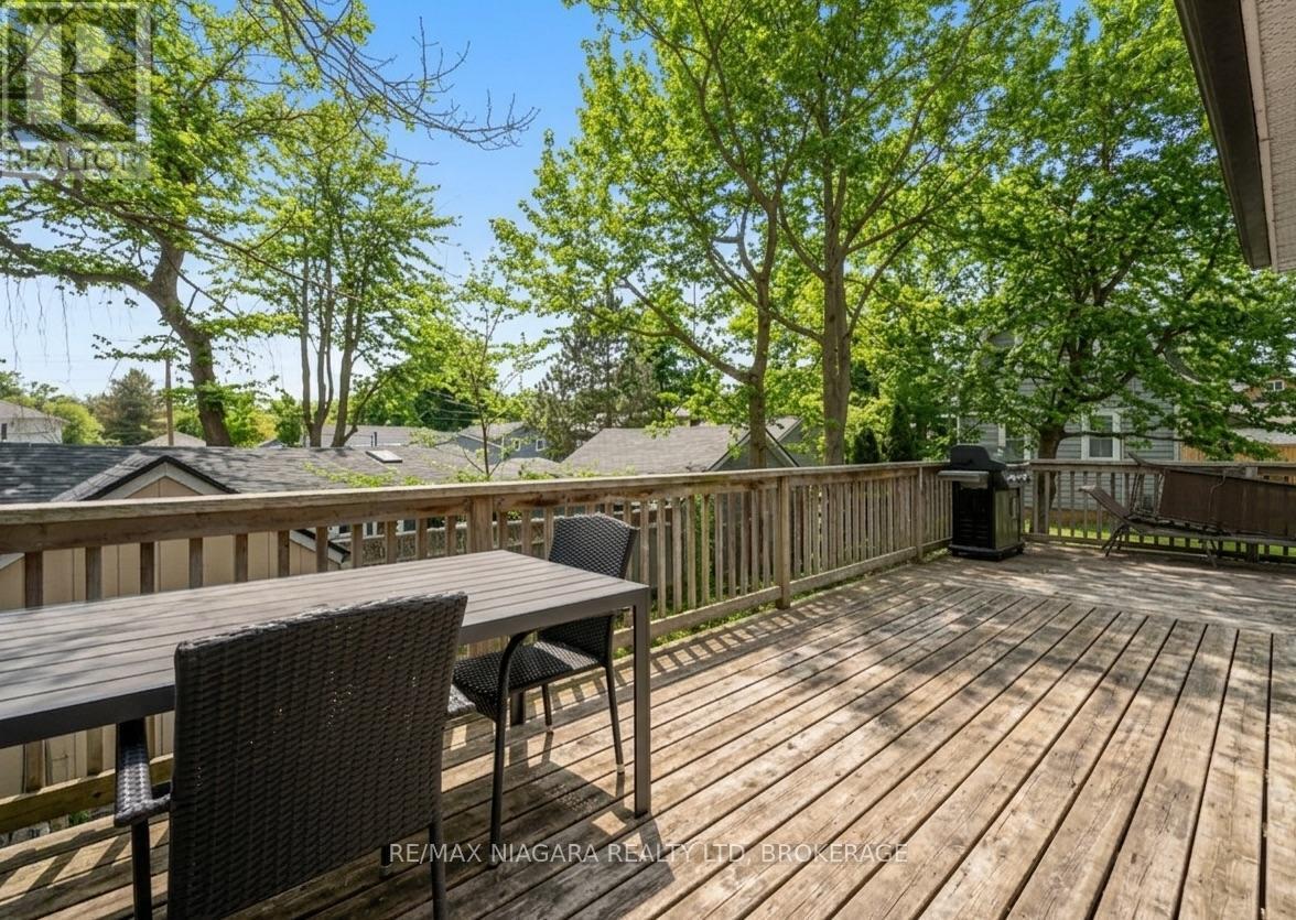 248 Lincoln Road W, Fort Erie (Crystal Beach), ON - Outdoor With Deck Patio Veranda
