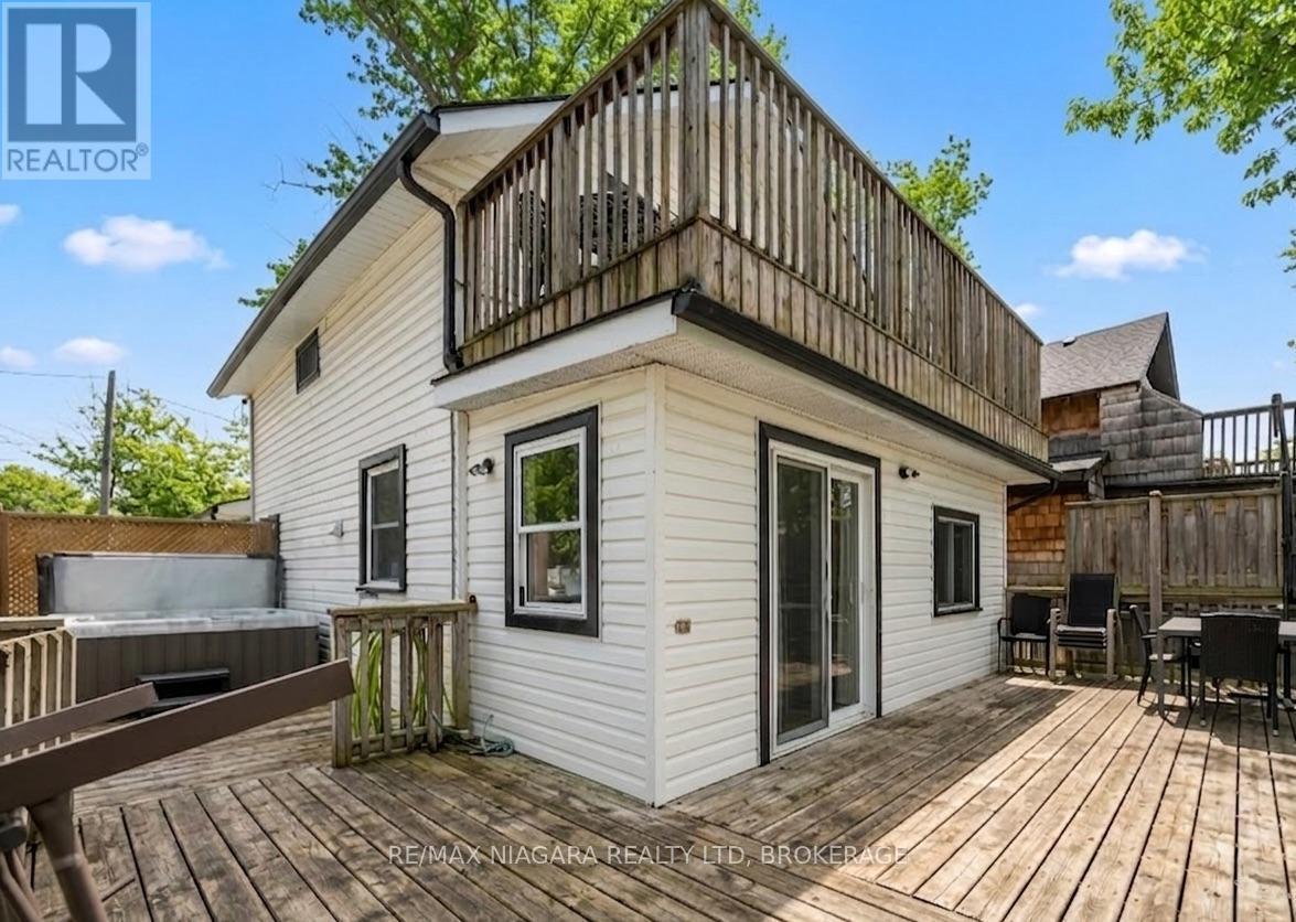 248 Lincoln Road W, Fort Erie (Crystal Beach), ON - Outdoor With Deck Patio Veranda With Exterior