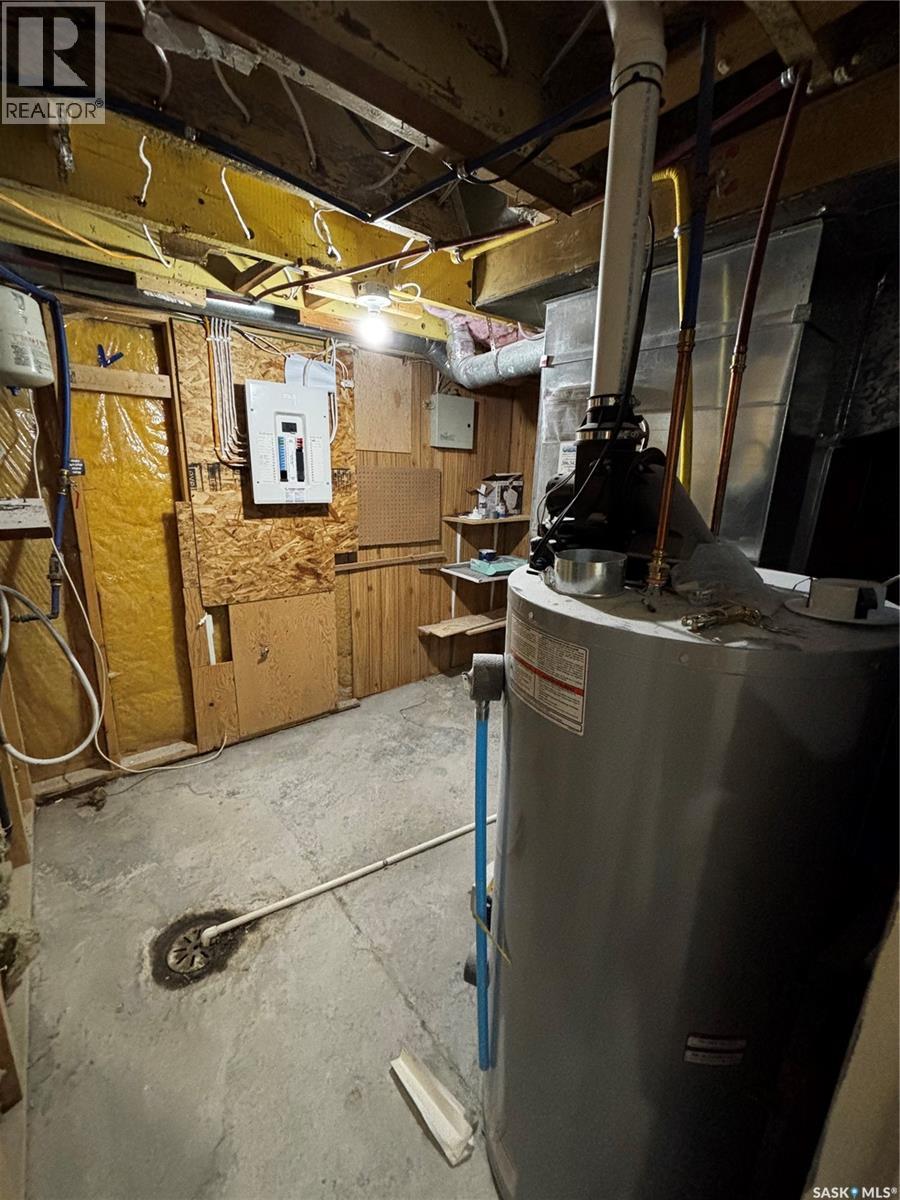 1306 B Avenue N, Saskatoon, SK - Indoor Photo Showing Basement