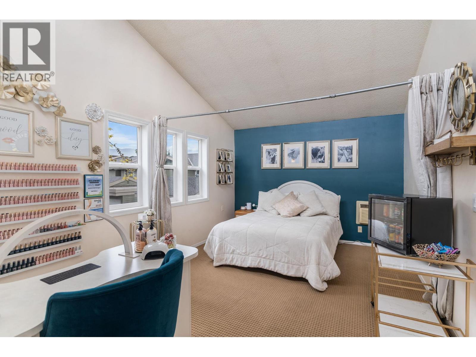 1950 Burtch Road Unit# 13, Kelowna, BC - Indoor Photo Showing Bedroom