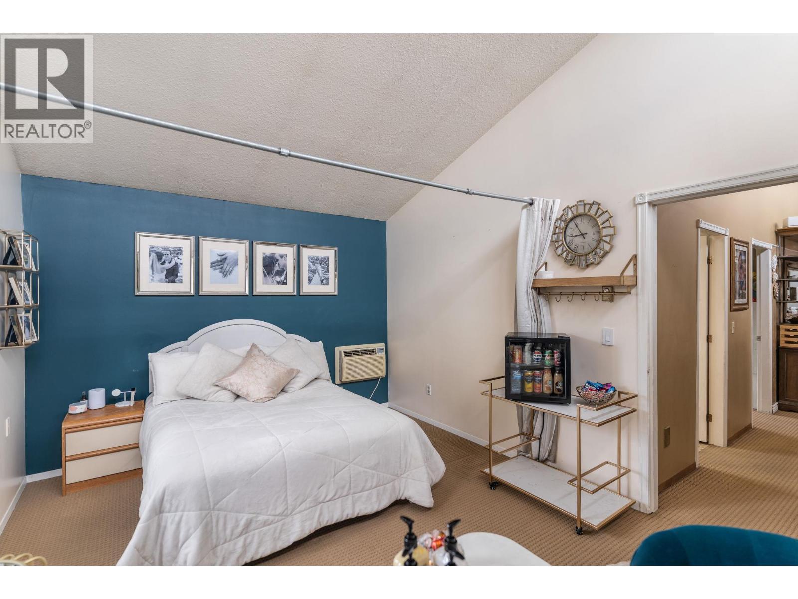 1950 Burtch Road Unit# 13, Kelowna, BC - Indoor Photo Showing Bedroom