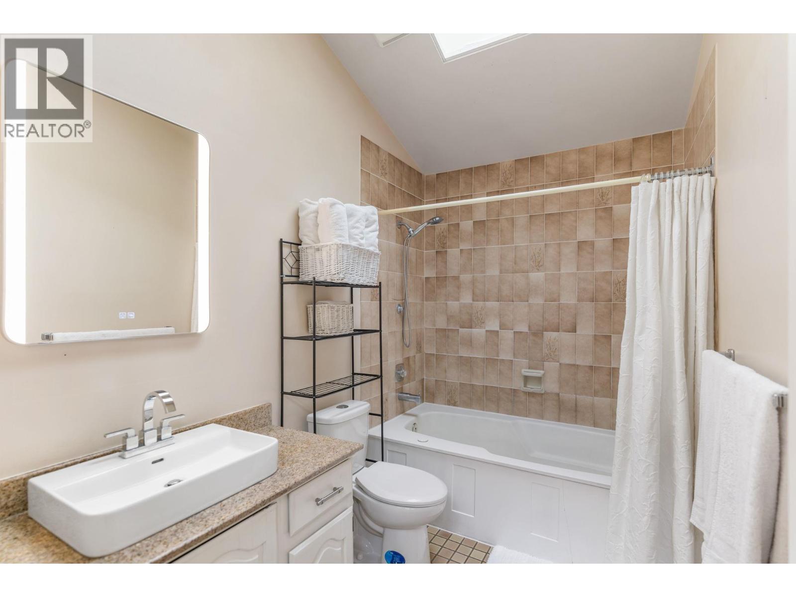 1950 Burtch Road Unit# 13, Kelowna, BC - Indoor Photo Showing Bathroom