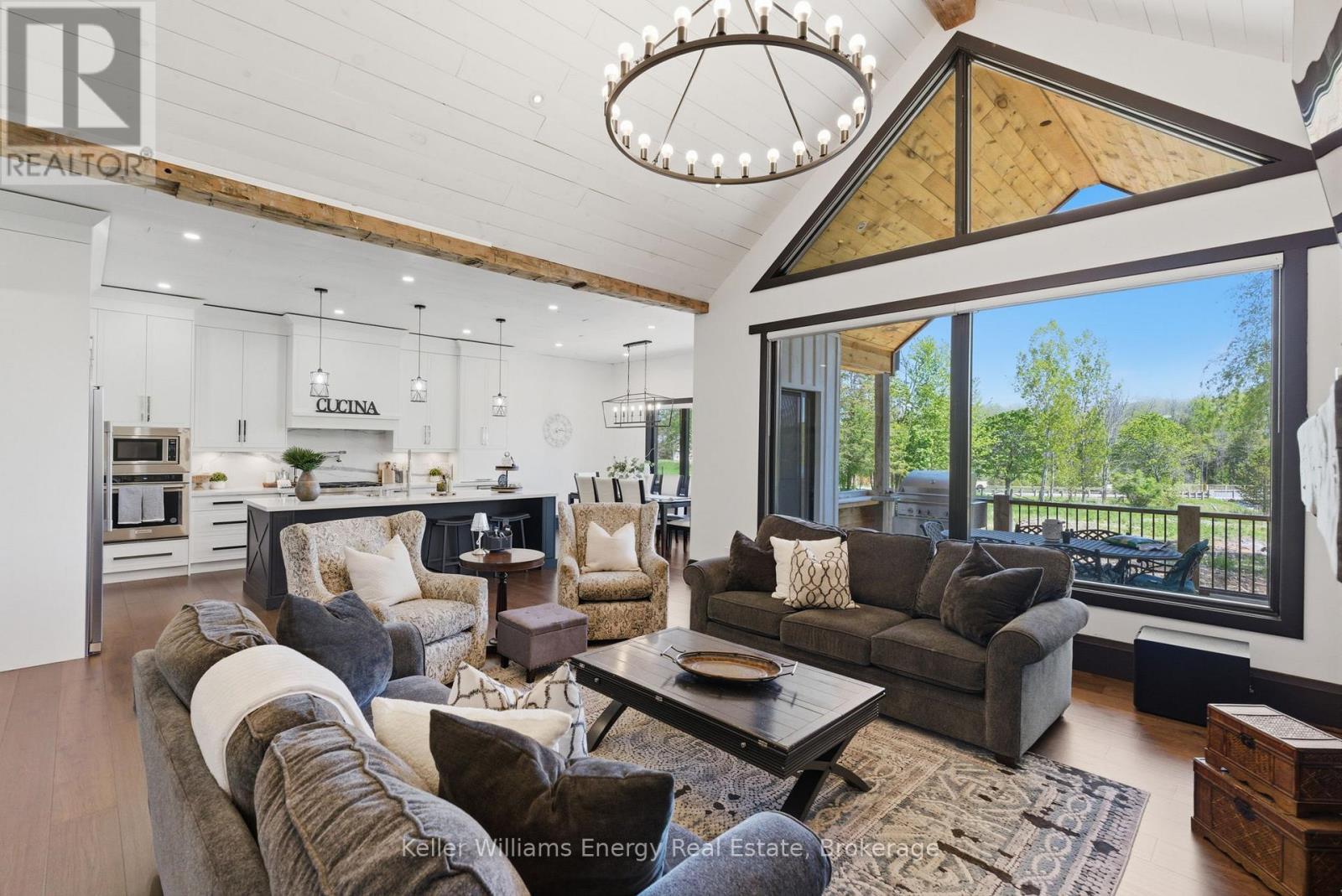 143 River Street, Scugog, ON - Indoor Photo Showing Living Room
