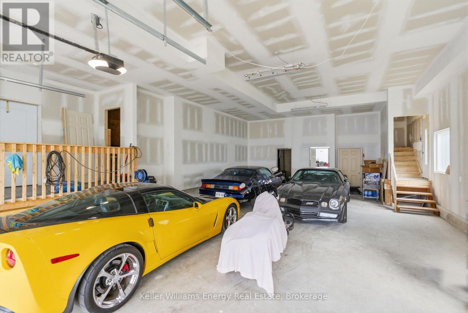 143 River Street, Scugog, ON - Indoor Photo Showing Garage