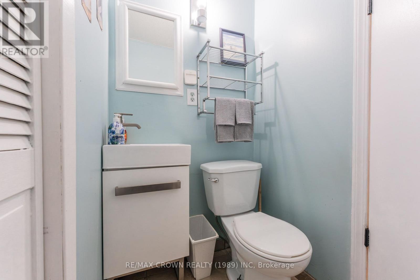 33 Dominion Avenue, Kapuskasing, ON - Indoor Photo Showing Bathroom