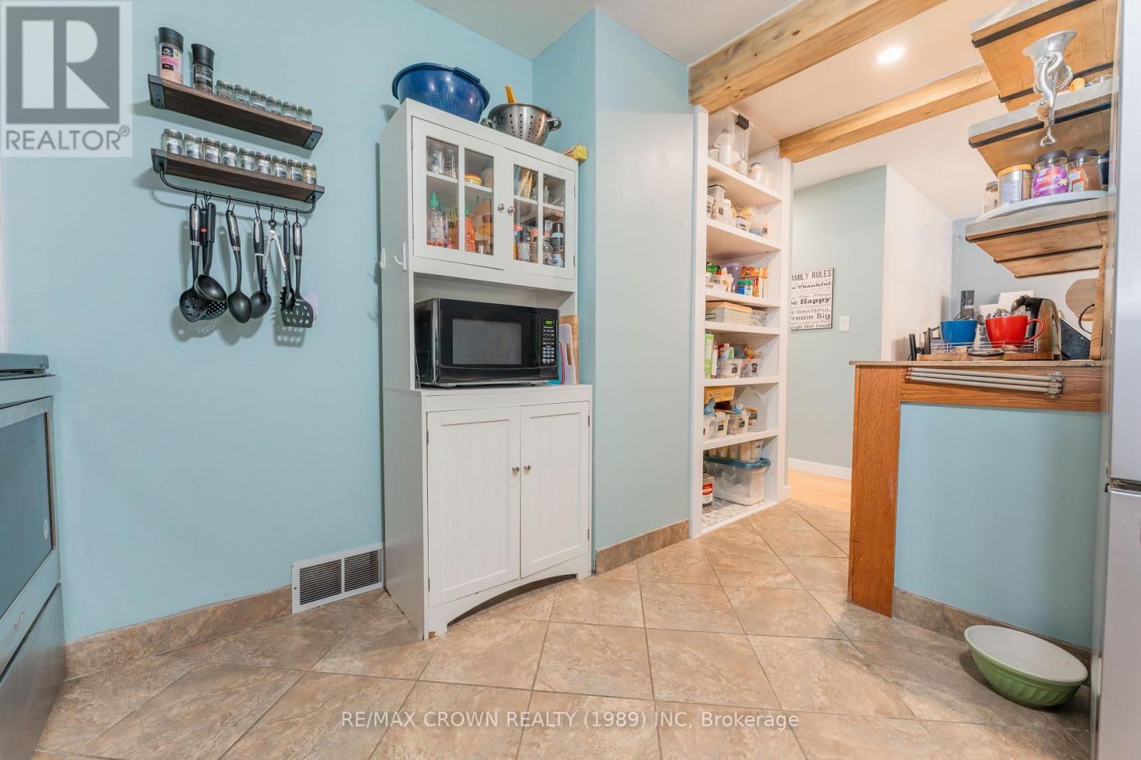 33 Dominion Avenue, Kapuskasing, ON - Indoor Photo Showing Other Room