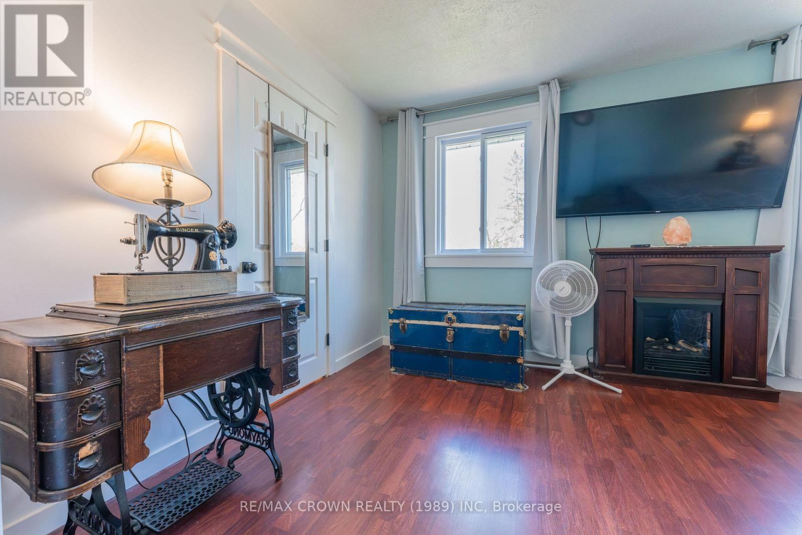 33 Dominion Avenue, Kapuskasing, ON - Indoor With Fireplace
