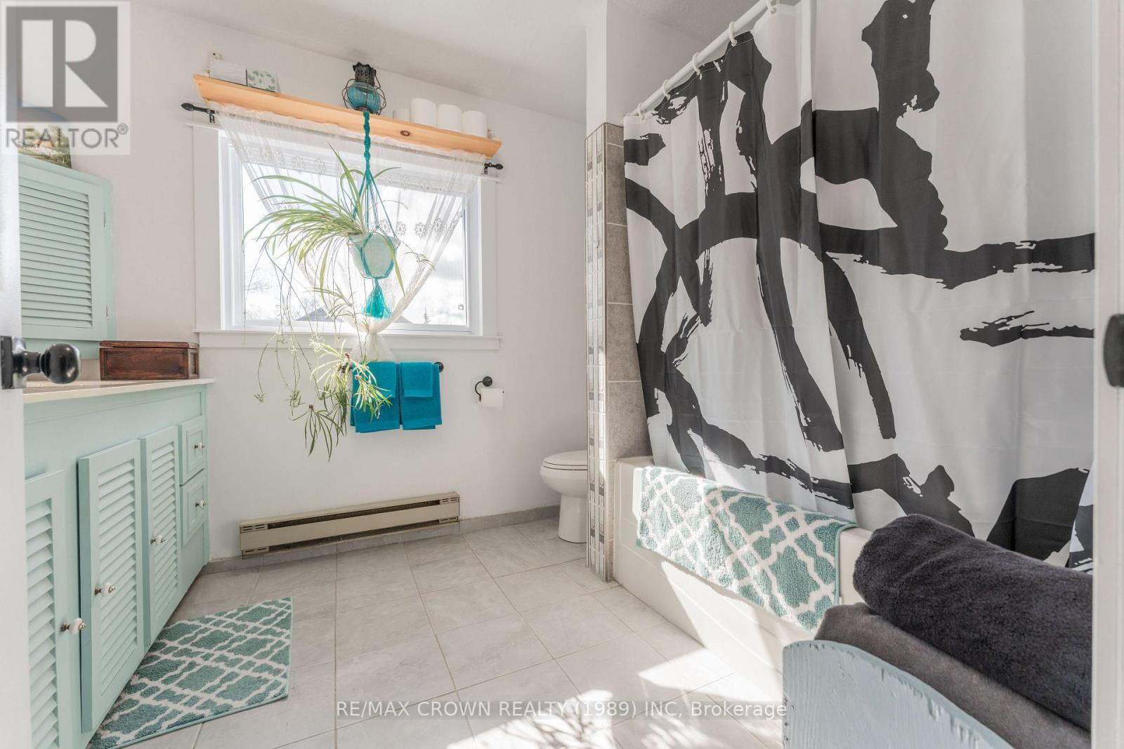 33 Dominion Avenue, Kapuskasing, ON - Indoor