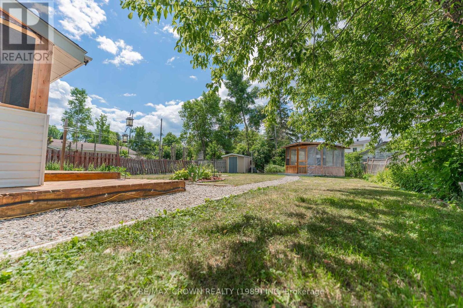 33 Dominion Avenue, Kapuskasing, ON - Outdoor