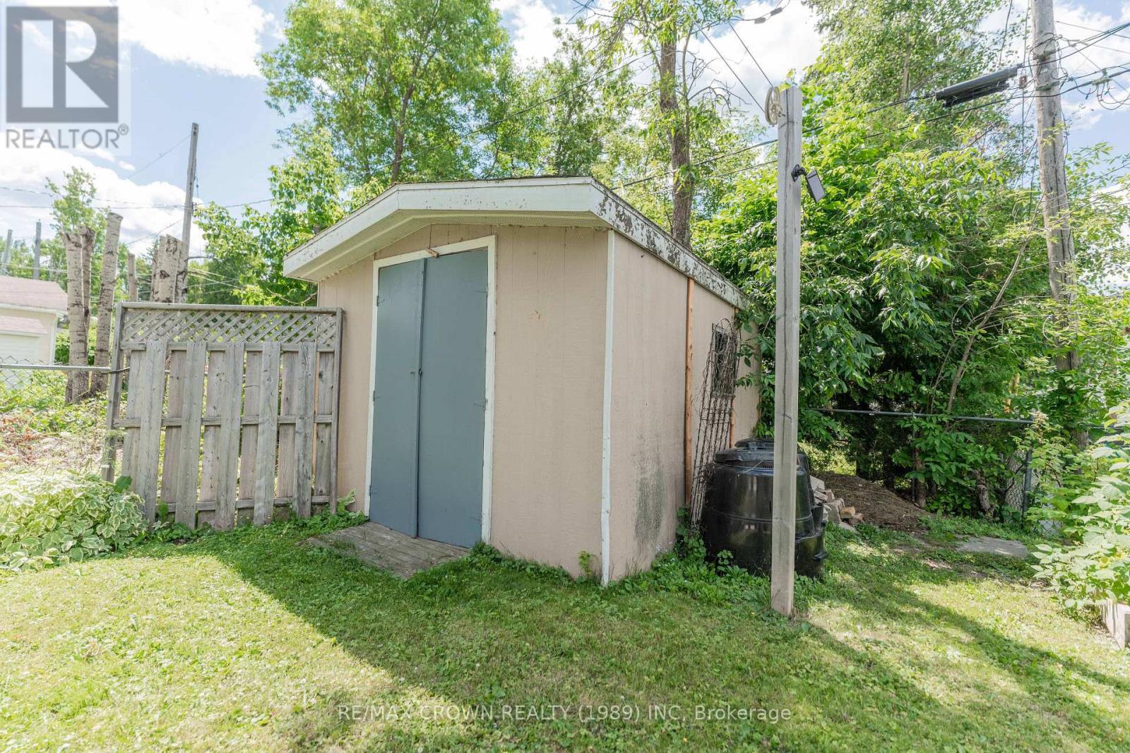 33 Dominion Avenue, Kapuskasing, ON - Outdoor
