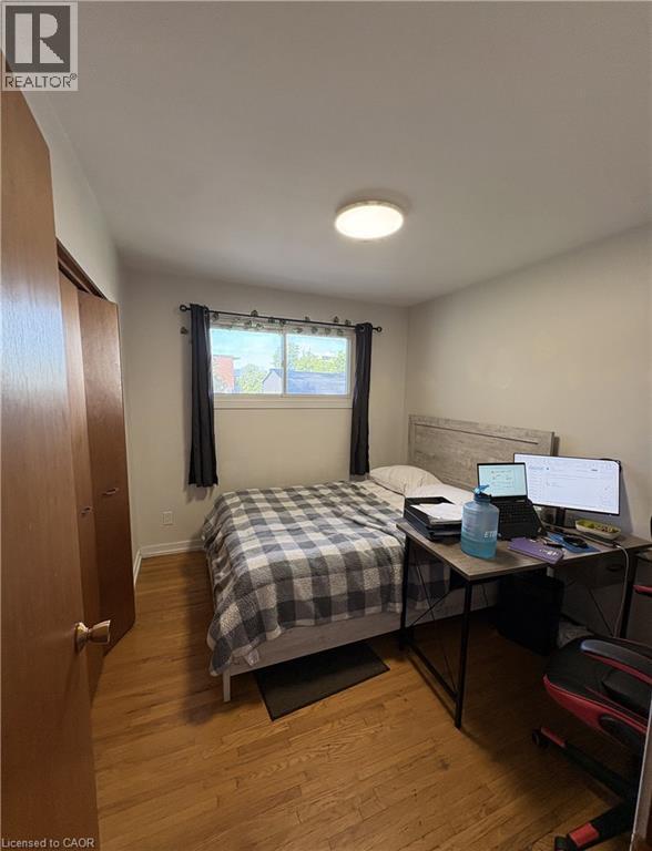 15 Champlain Avenue Unit# Upper, Hamilton, ON - Indoor Photo Showing Bedroom
