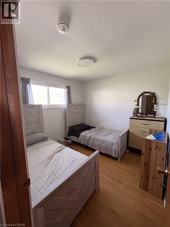 15 Champlain Avenue Unit# Upper, Hamilton, ON - Indoor Photo Showing Bedroom