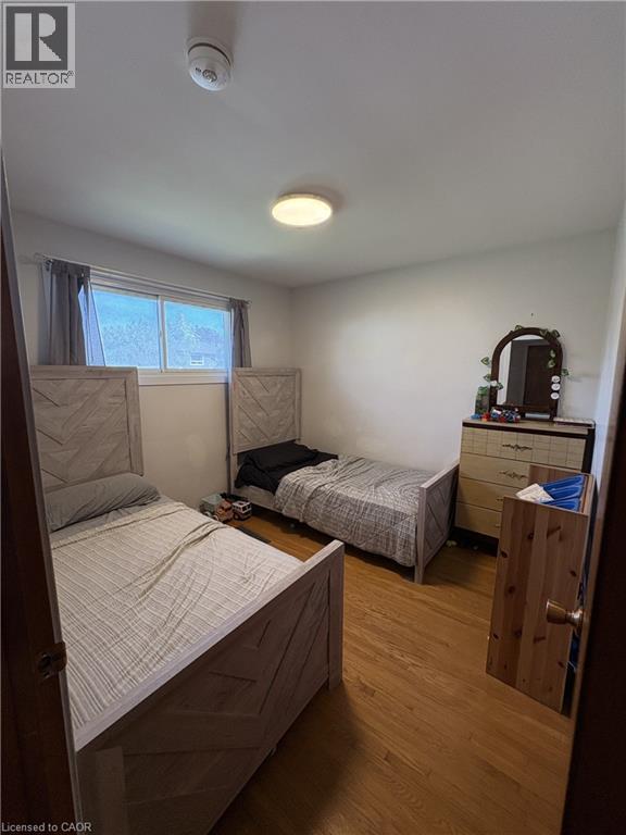 15 Champlain Avenue Unit# Upper, Hamilton, ON - Indoor Photo Showing Bedroom