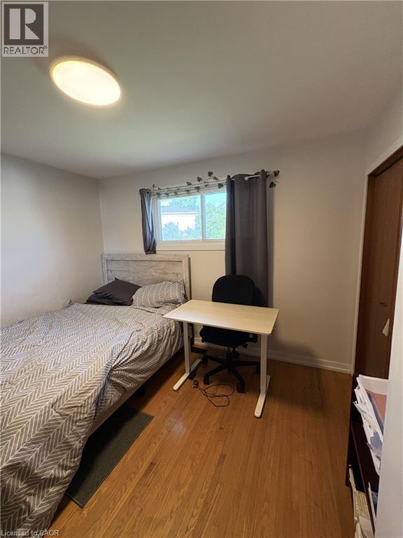 15 Champlain Avenue Unit# Upper, Hamilton, ON - Indoor Photo Showing Bedroom