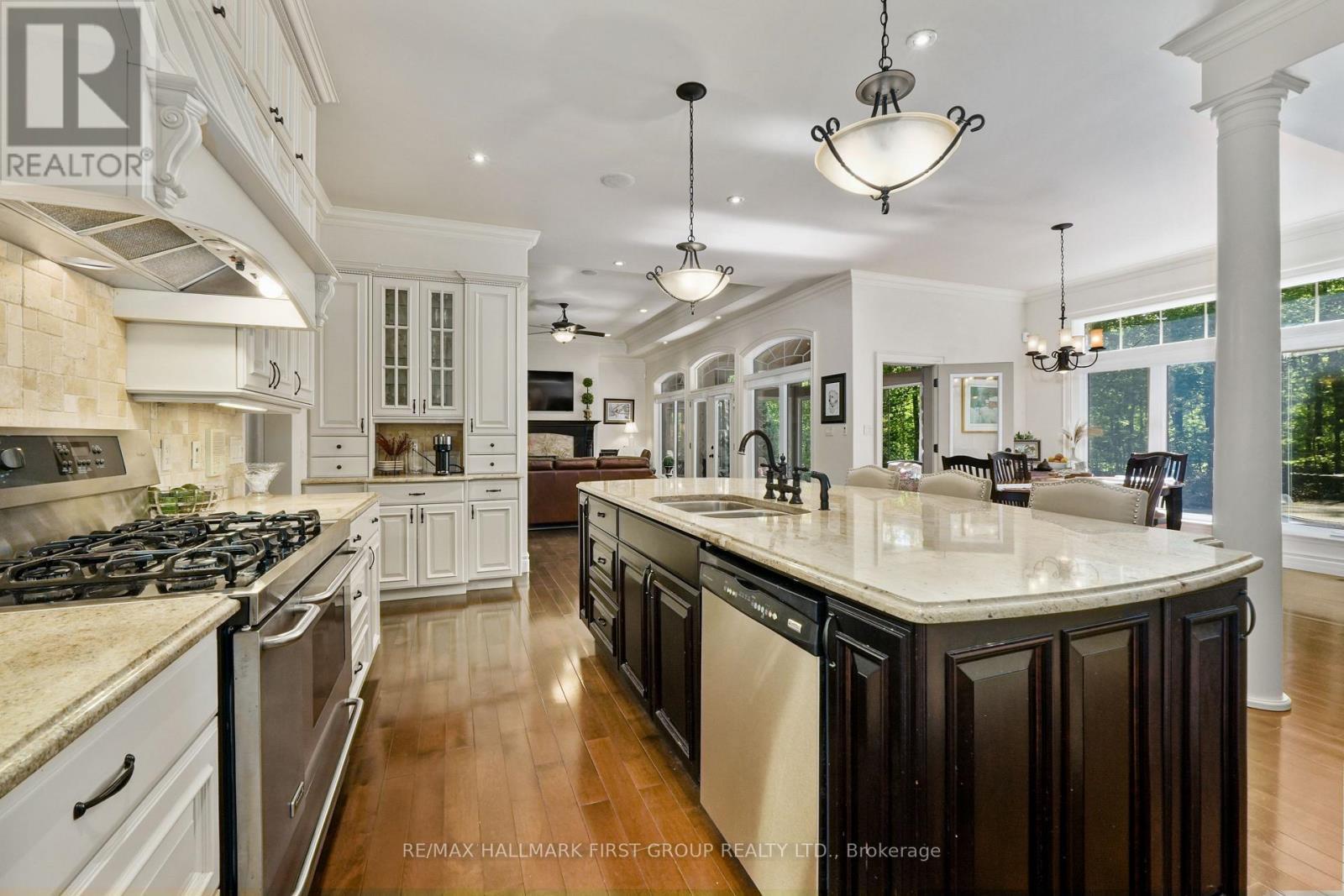 5 Ironwood Crescent, Brighton, ON - Indoor Photo Showing Kitchen With Double Sink With Upgraded Kitchen