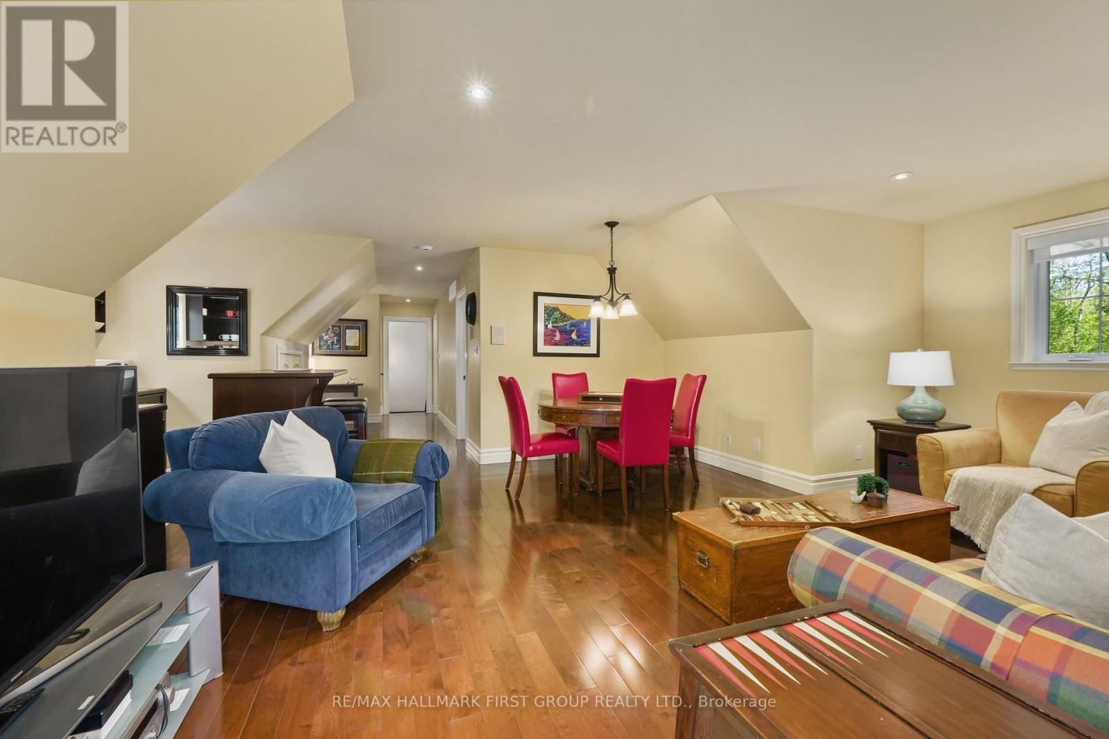 5 Ironwood Crescent, Brighton, ON - Indoor Photo Showing Living Room