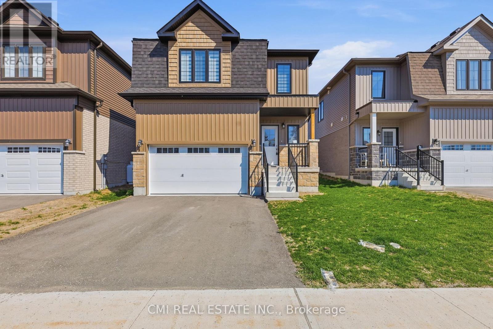 20 Hillcroft Way, Kawartha Lakes, ON - Outdoor With Facade