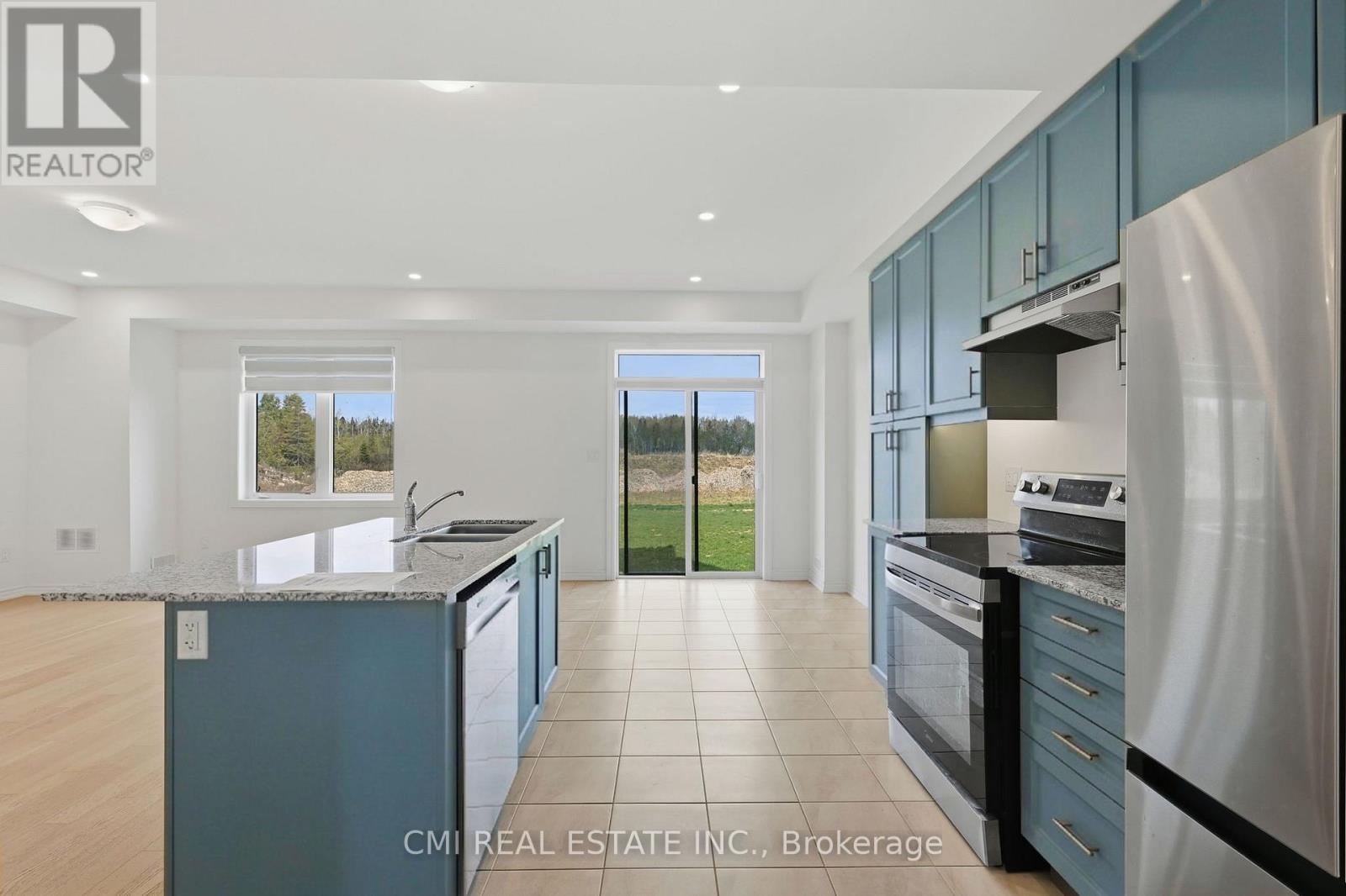 20 Hillcroft Way, Kawartha Lakes, ON - Indoor Photo Showing Kitchen