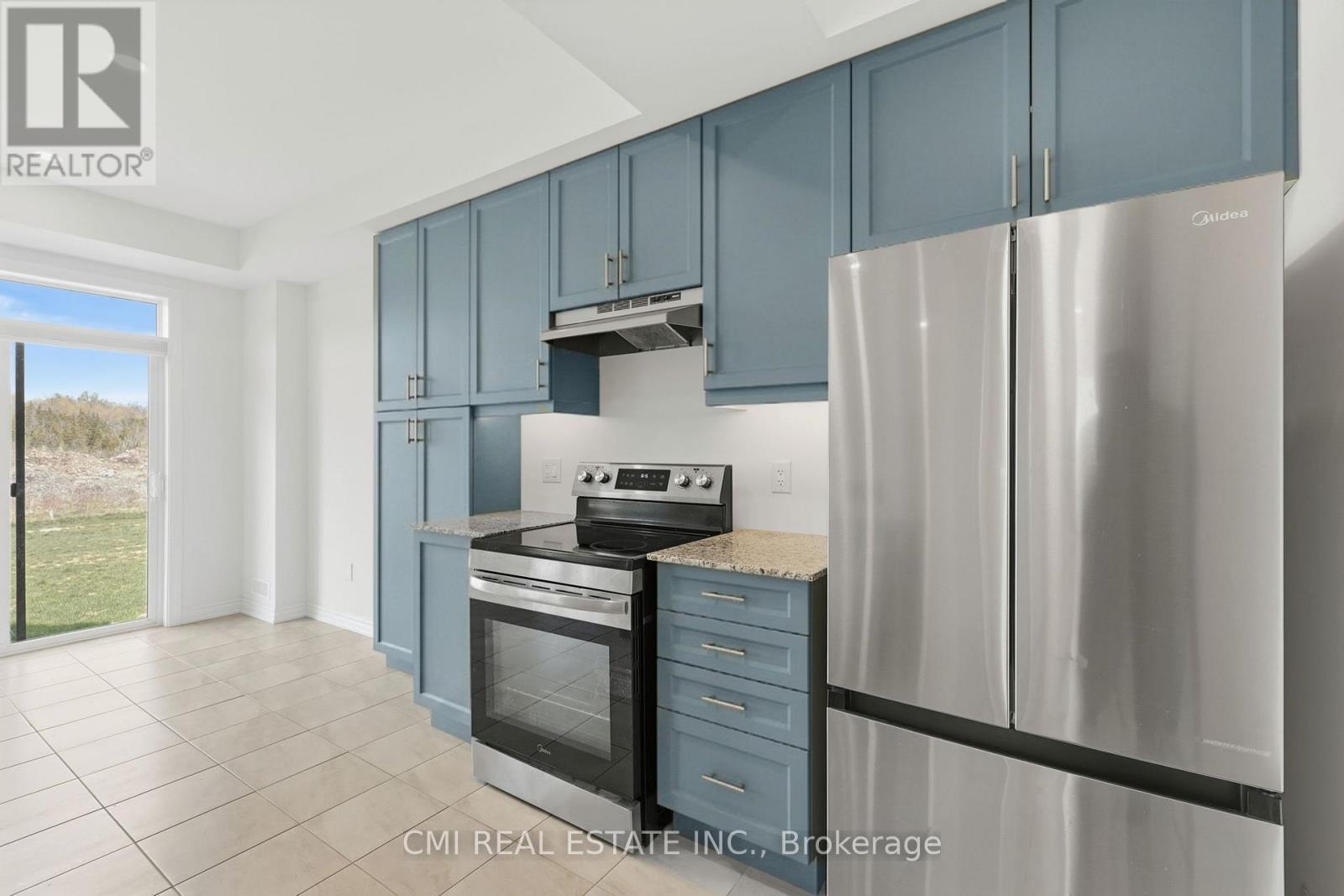 20 Hillcroft Way, Kawartha Lakes, ON - Indoor Photo Showing Kitchen