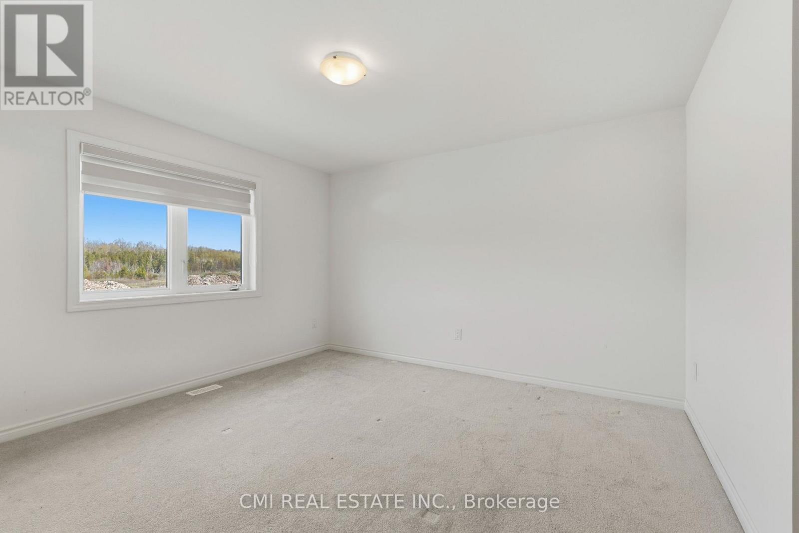 20 Hillcroft Way, Kawartha Lakes, ON - Indoor Photo Showing Other Room