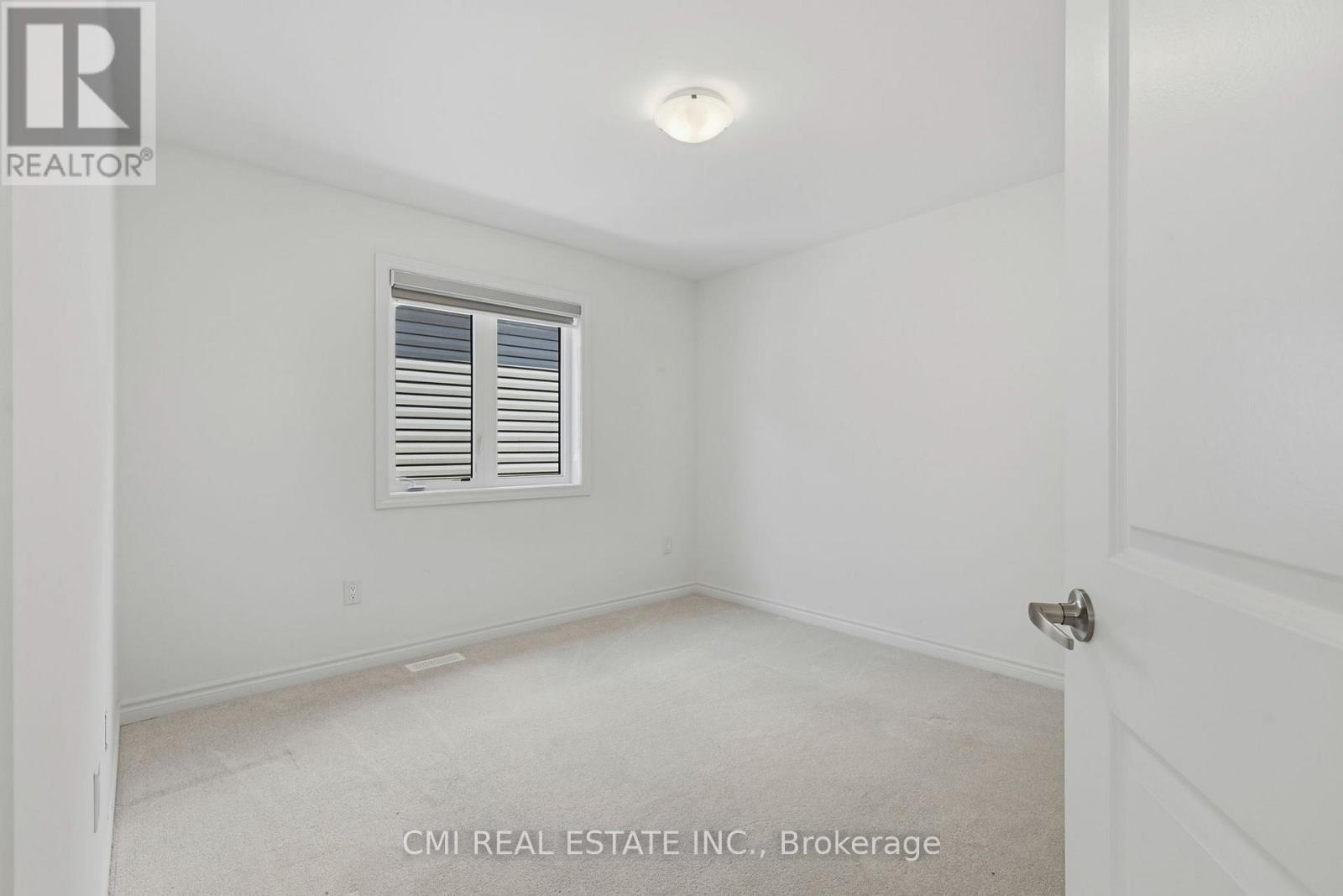 20 Hillcroft Way, Kawartha Lakes, ON - Indoor Photo Showing Other Room