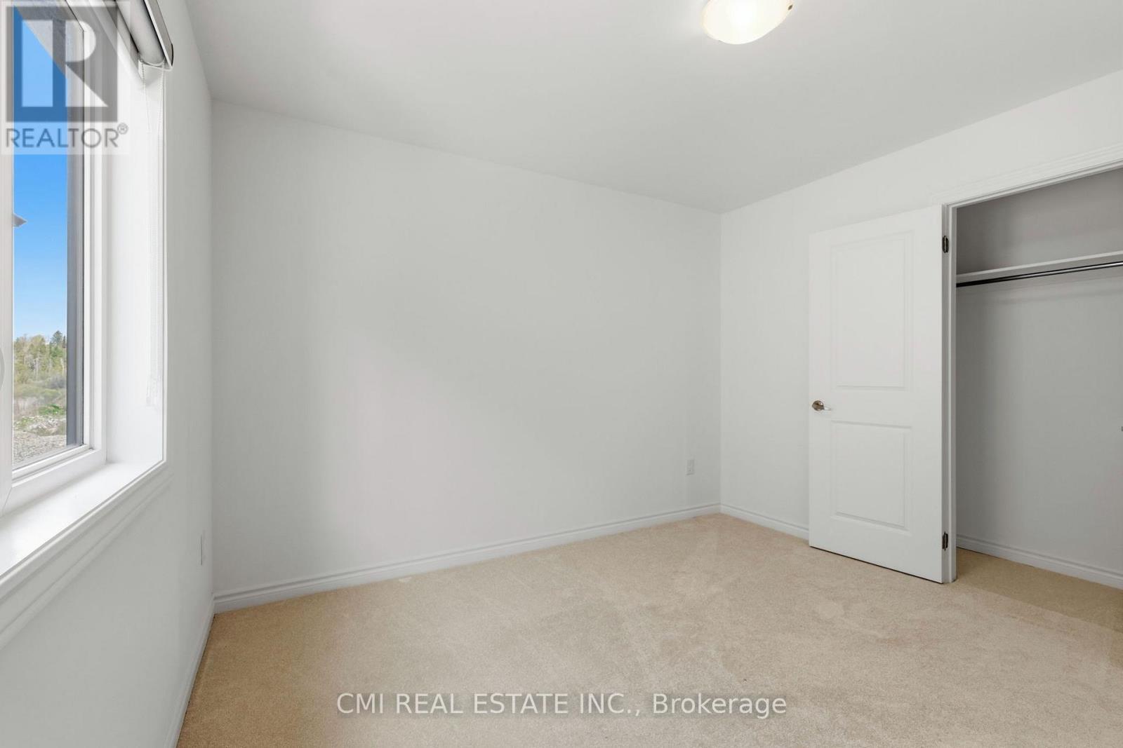 20 Hillcroft Way, Kawartha Lakes, ON - Indoor Photo Showing Other Room