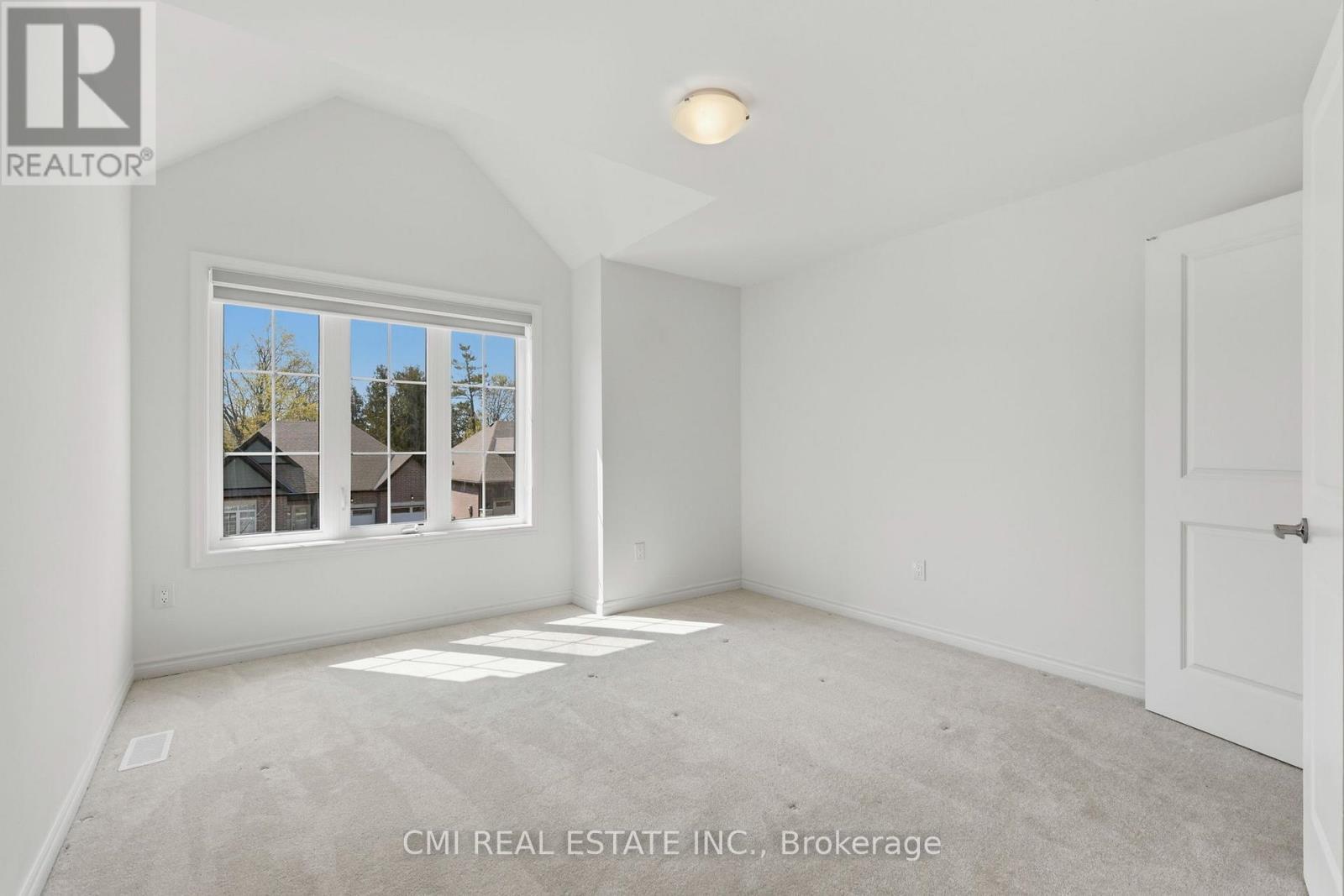 20 Hillcroft Way, Kawartha Lakes, ON - Indoor Photo Showing Other Room