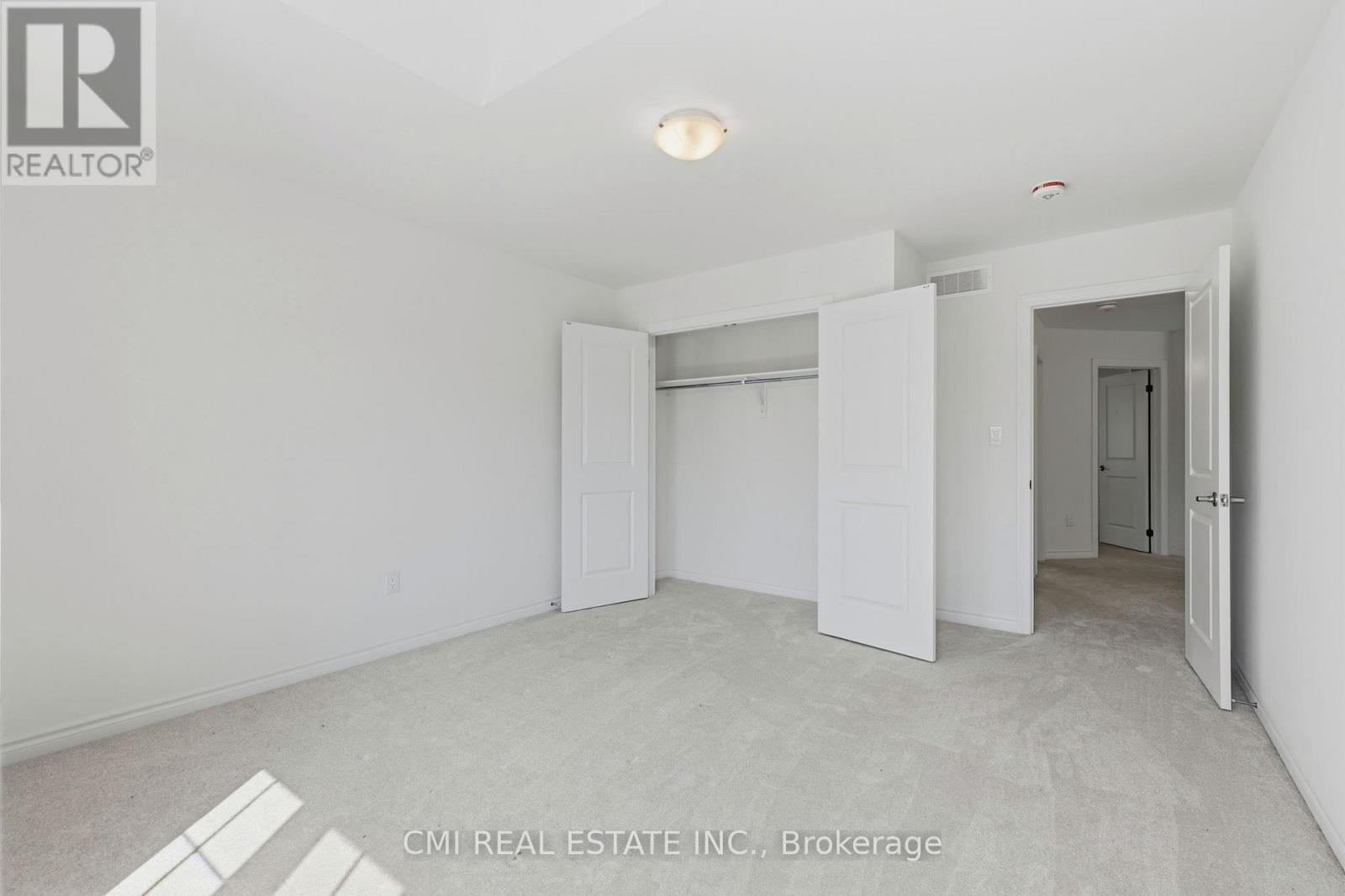 20 Hillcroft Way, Kawartha Lakes, ON - Indoor Photo Showing Other Room