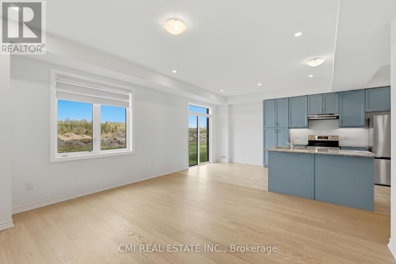 20 Hillcroft Way, Kawartha Lakes, ON - Indoor Photo Showing Kitchen