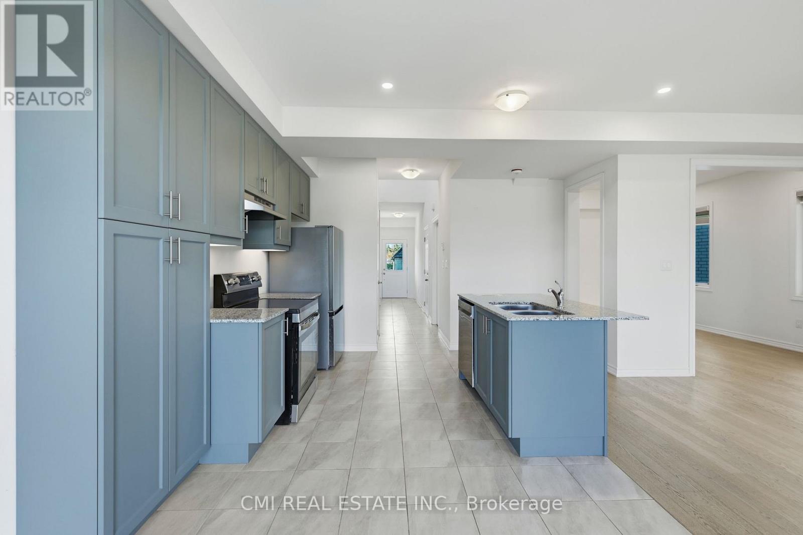 20 Hillcroft Way, Kawartha Lakes, ON - Indoor Photo Showing Kitchen