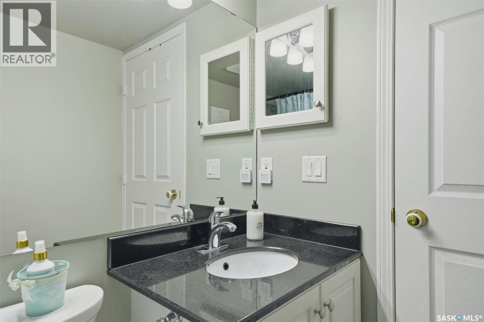 205 435 Main Street, Saskatoon, SK - Indoor Photo Showing Bathroom