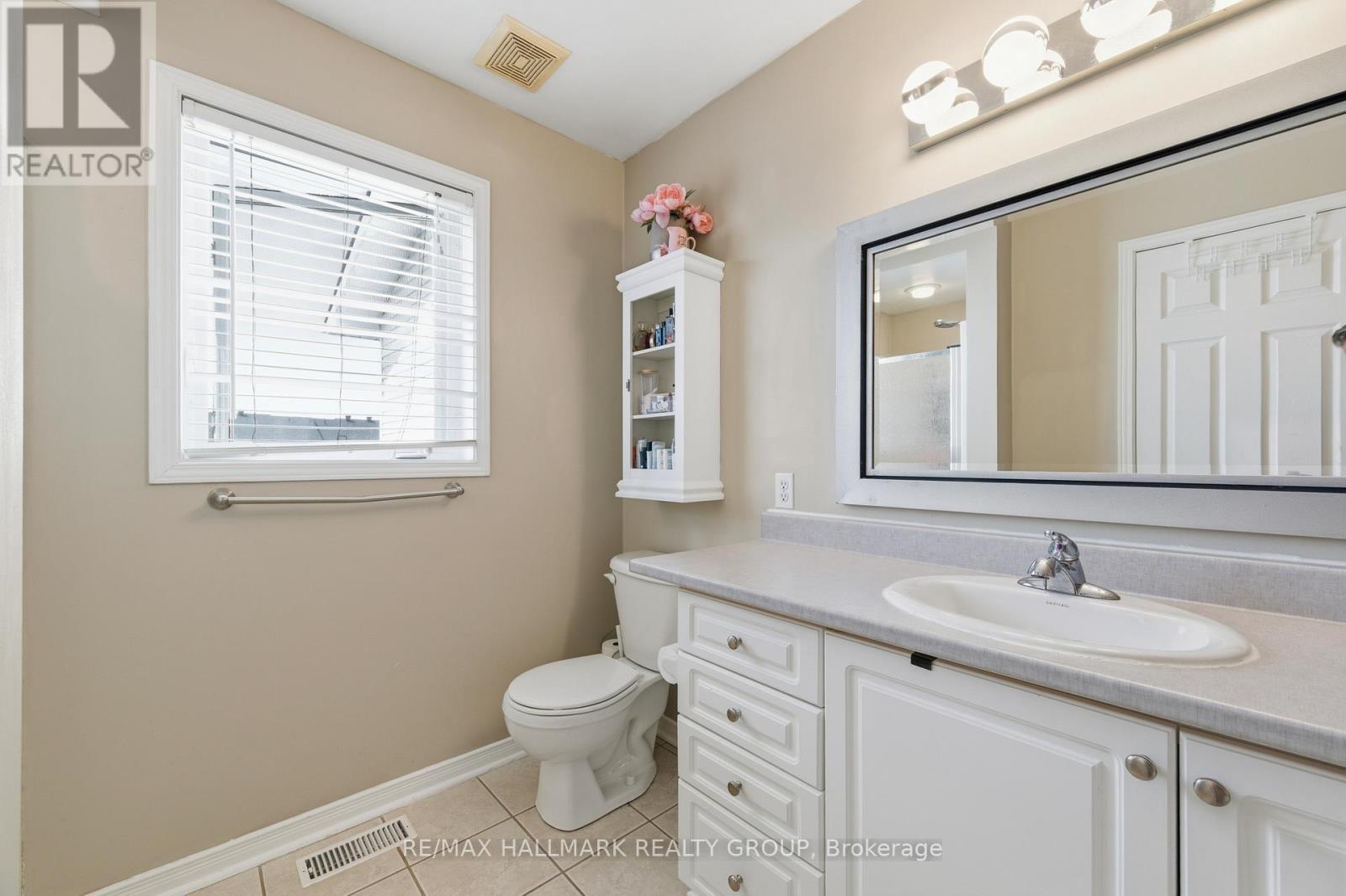 2208 Brockstone Crescent, Ottawa, ON - Indoor Photo Showing Bathroom