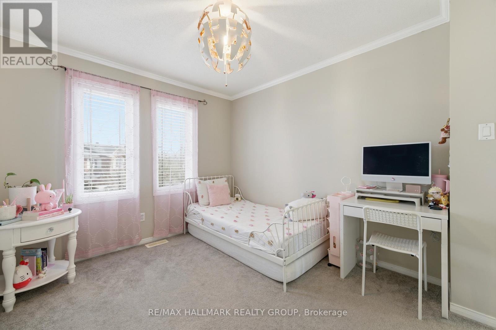 2208 Brockstone Crescent, Ottawa, ON - Indoor Photo Showing Bedroom