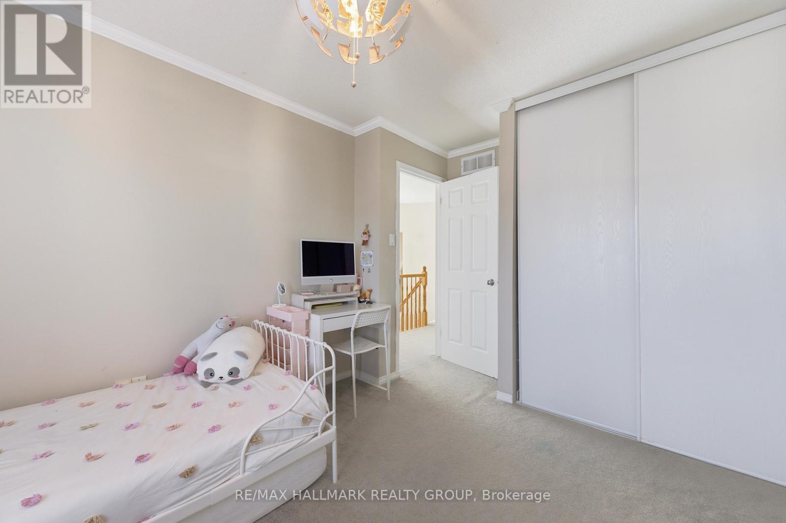 2208 Brockstone Crescent, Ottawa, ON - Indoor Photo Showing Bedroom